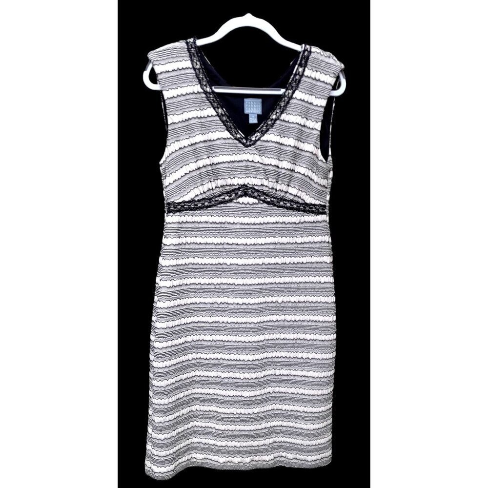 Rabbit Rabbit Rabbit Designs V-Neck Ruffle Dress Size 10 - Picture 4 of 10